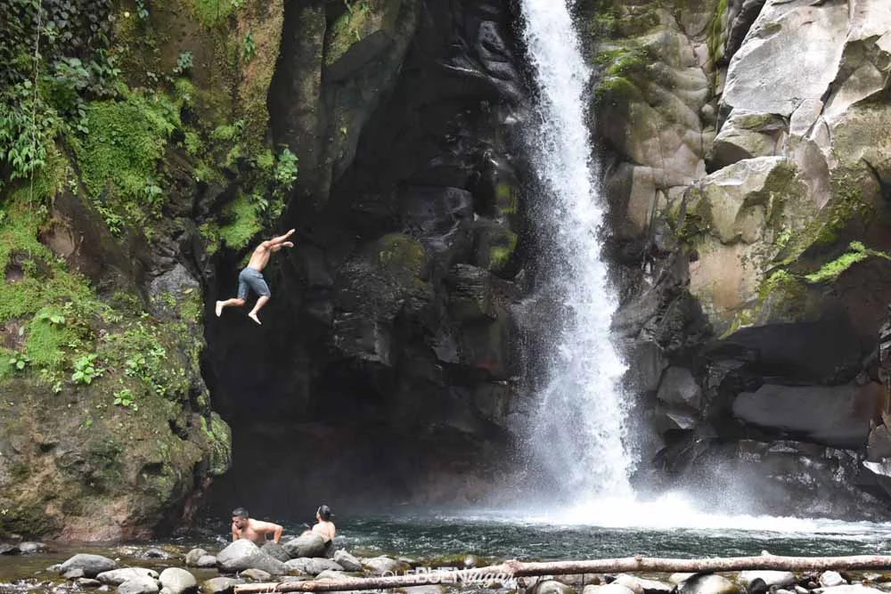 Catarata Las Golondrinas - Guácimo