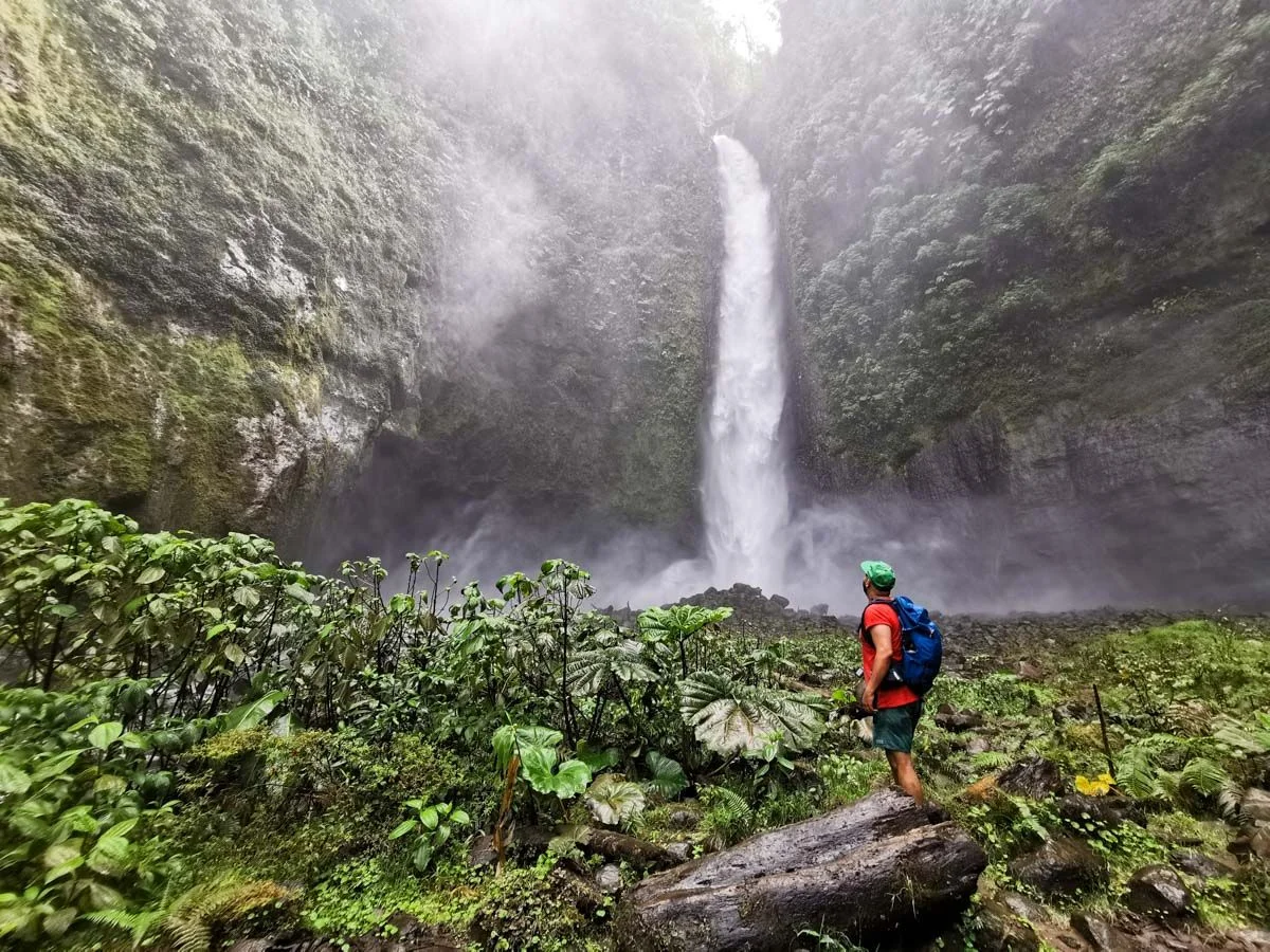 🌿 San Fernando Waterfall – Adventure in Cinchona