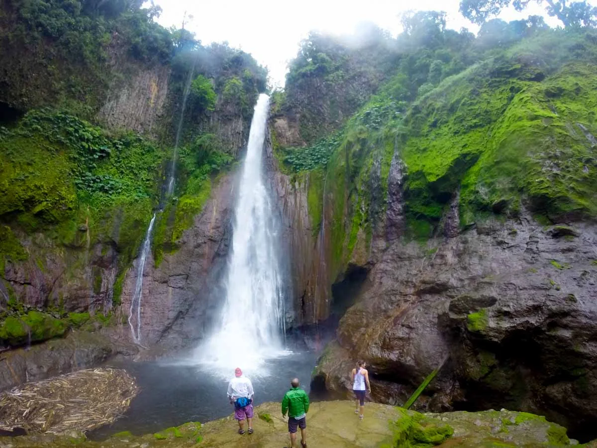 Catarata del Toro and Laguna Rio Cuarto