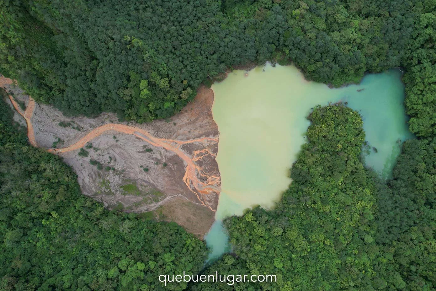 Laguna de Colores